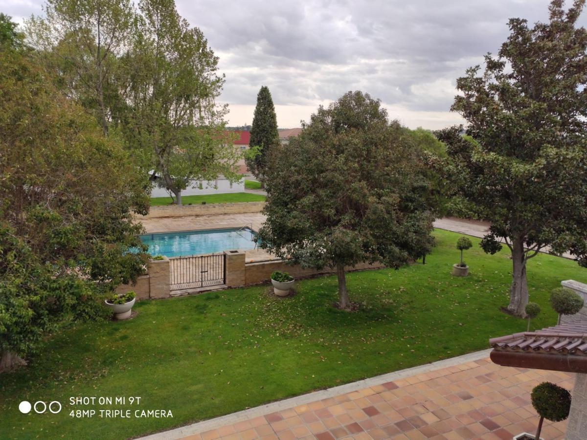 Villa Blanca Con Piscina A 15 Minutos De Toledo - Apartamentos Aloha Toledo Olías del Rey Exterior photo